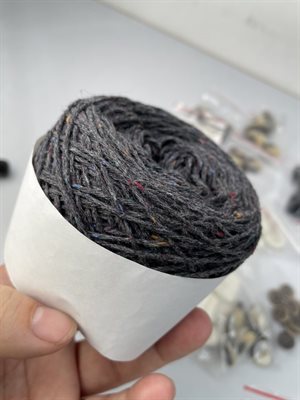 Tweed - i rigtig flot koksgrå nistret uld / silke - 100 gr.